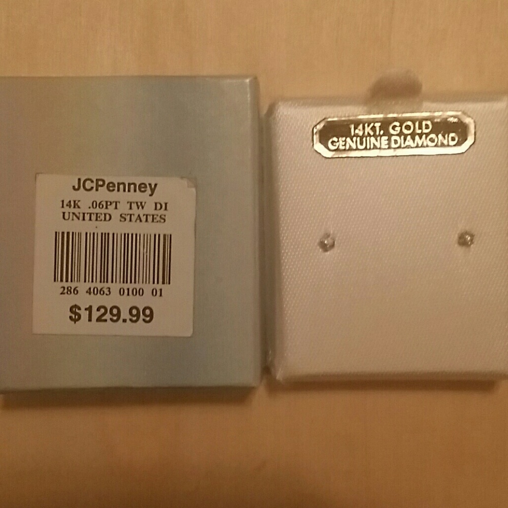 14kt gold diamond earings